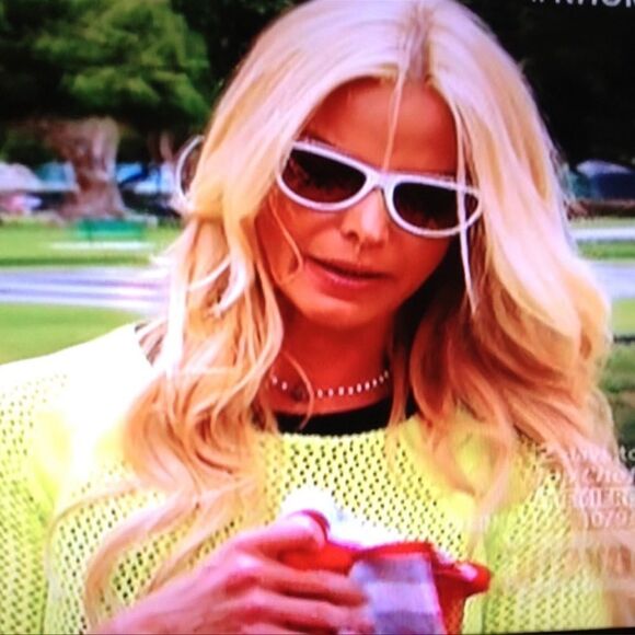 ⭐️MICHAEL Kors Neon Yellow Sweater with Black Trim⭐️ - Picture 4 of 13